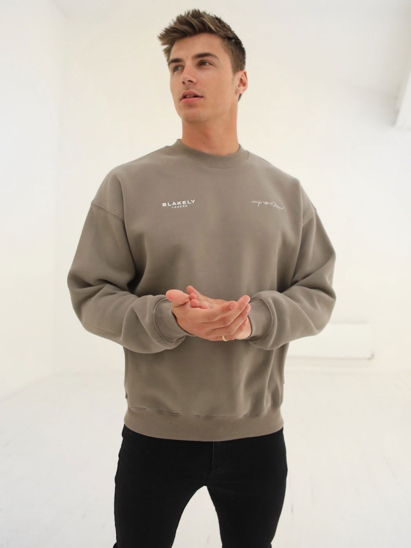 Signature Relaxed Jumper - Soft Taupe
