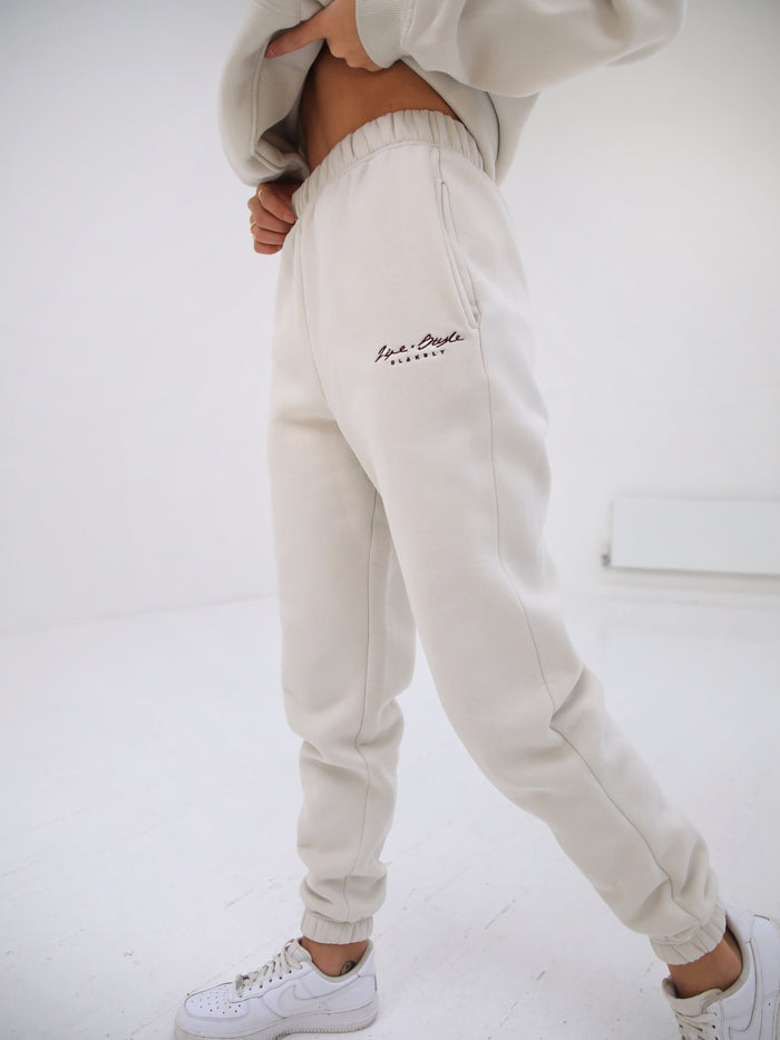 Life & Style Women's Loose Fitting Sweatpants - Chalk