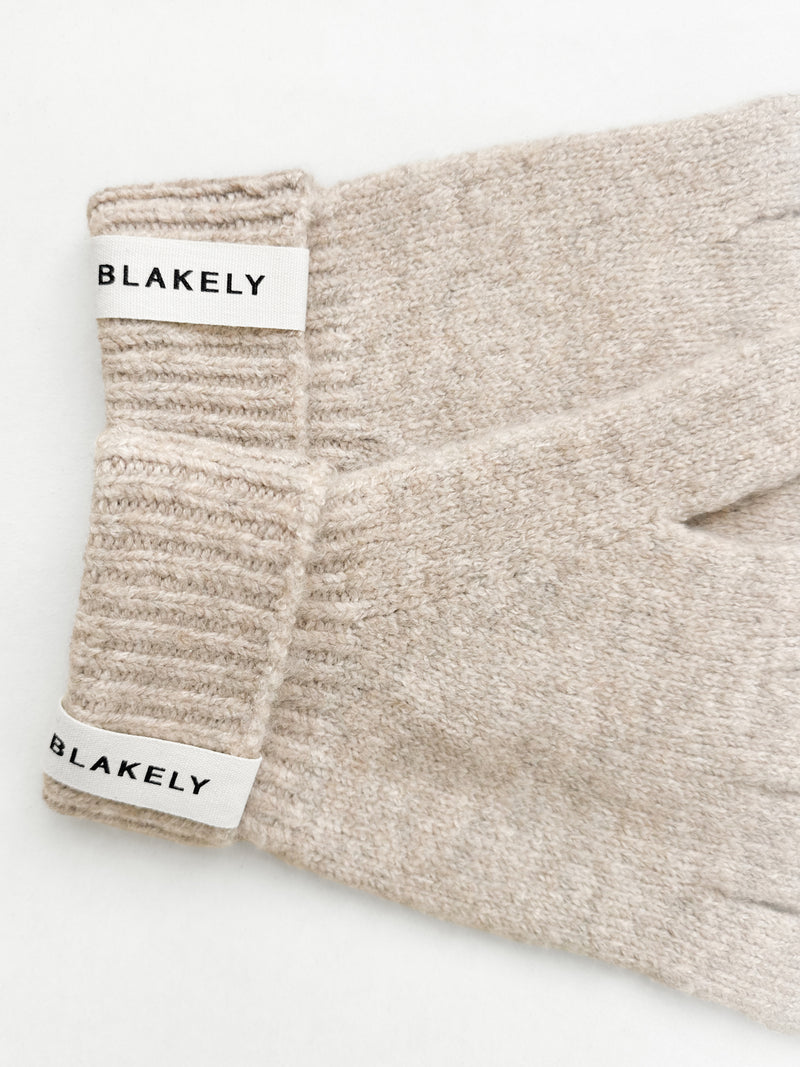 Label Knitted Gloves - Toasted Taupe