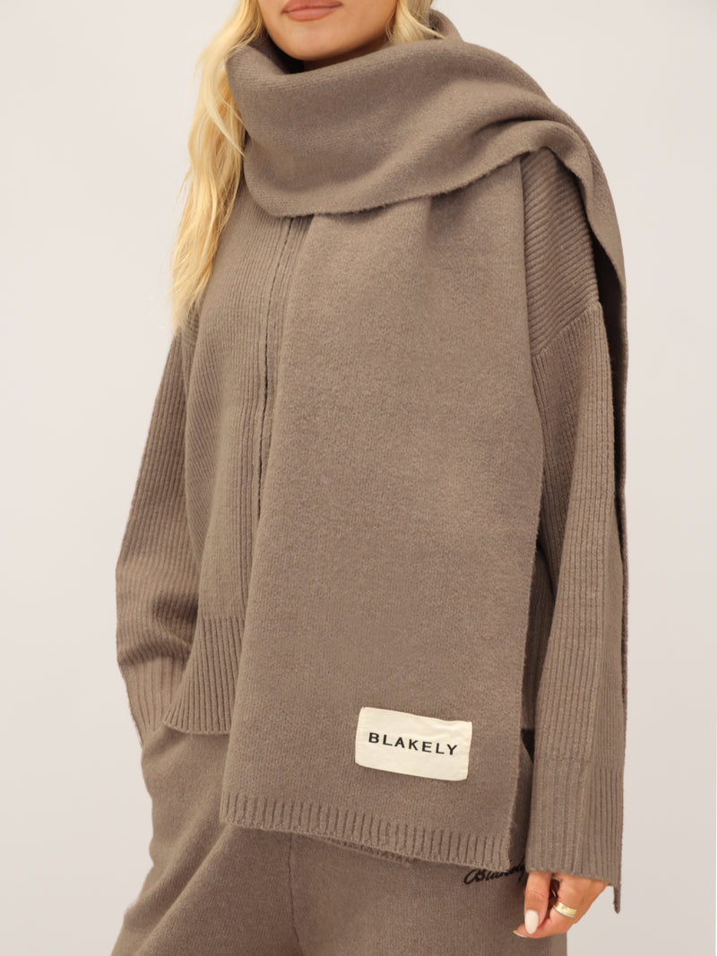 Label Knitted Scarf - Soft Brown