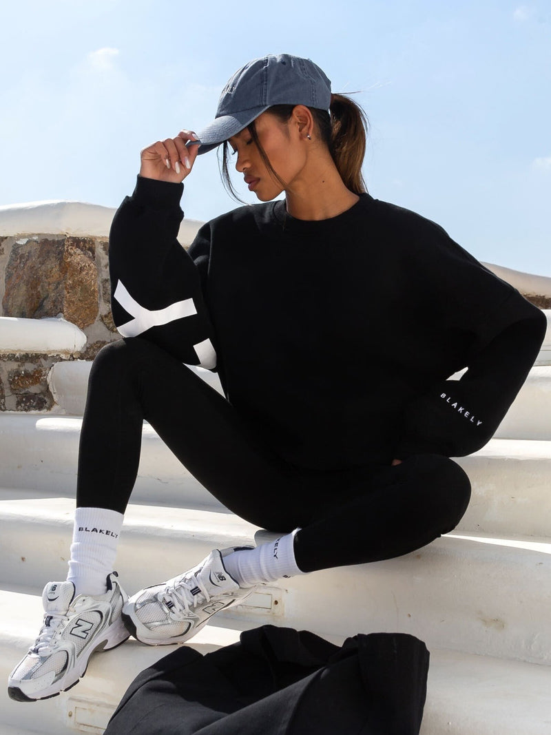 Buy Isabel Womens Black Oversized Jumper Free delivery on orders over 70 Blakely Clothing