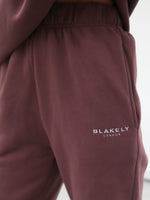 Universal Women's Sweatpants - Burgundy
