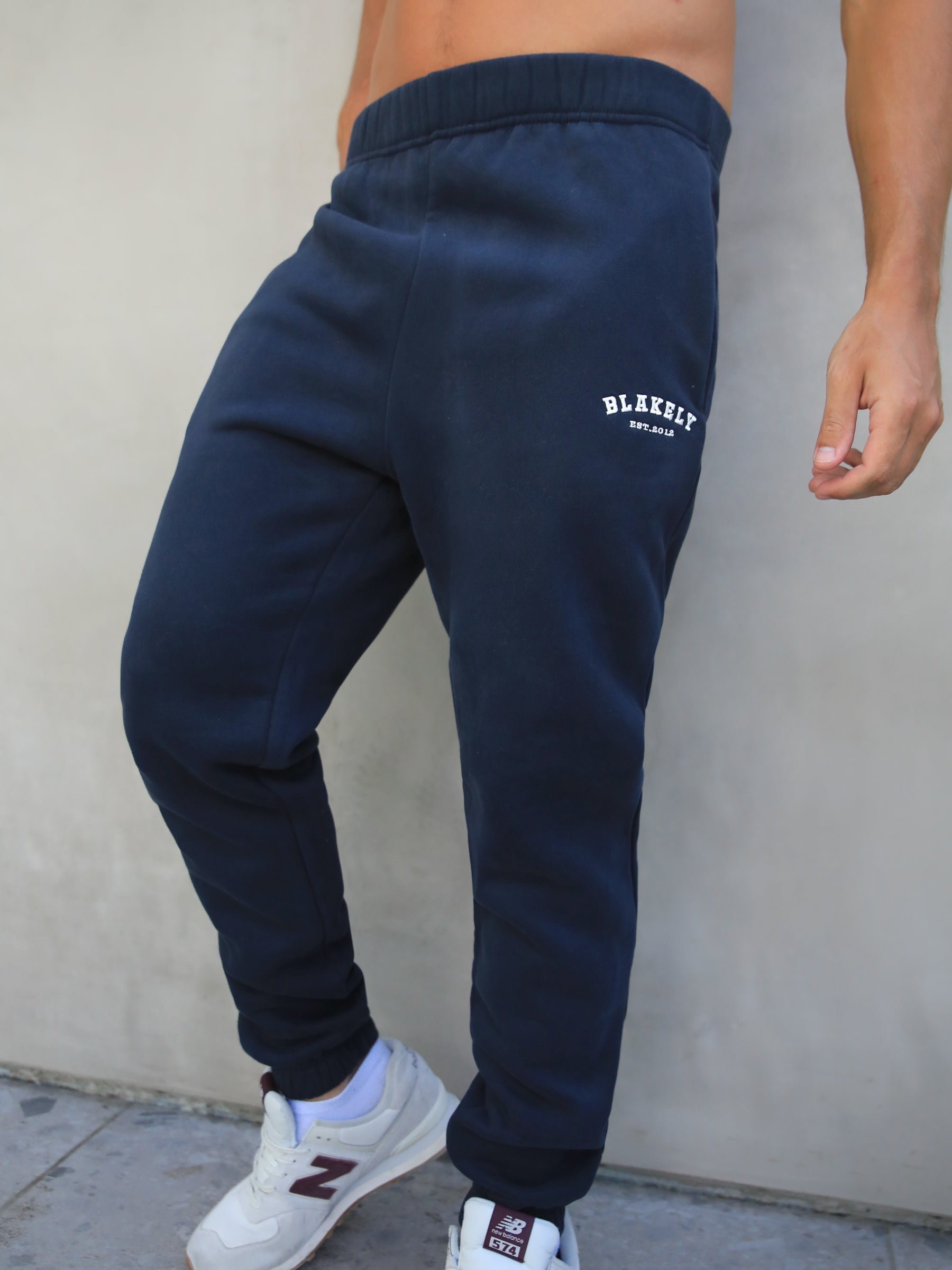 New balance hot sale sweatpants navy