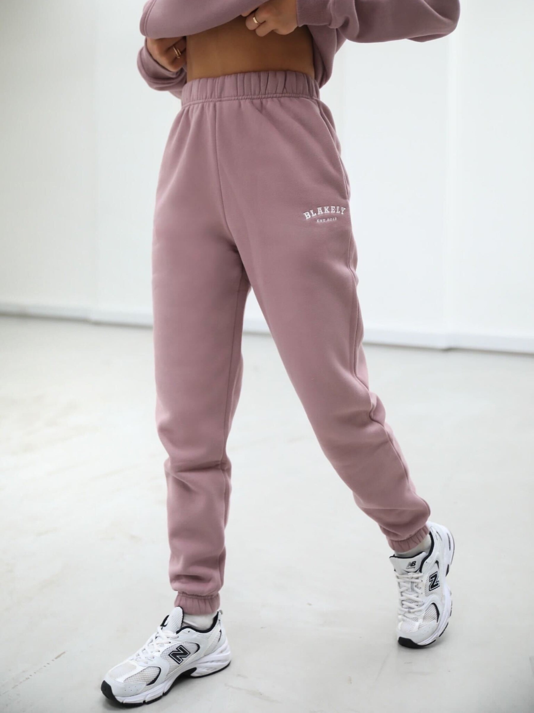 ◆ARCHIVE BOLD◆ AB POCKET SWEAT PANTS DUSTY PINK AB23FASW01 MUSINSA | ARCHIVE BOLD AB POCKET SWEAT PANTS (DUSTY PINK)
