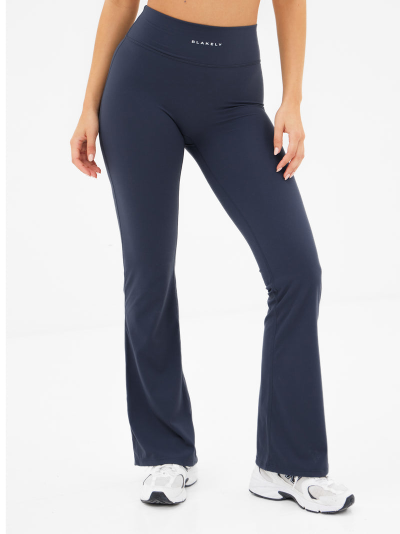 Ultimate Flared Leggings - True Navy