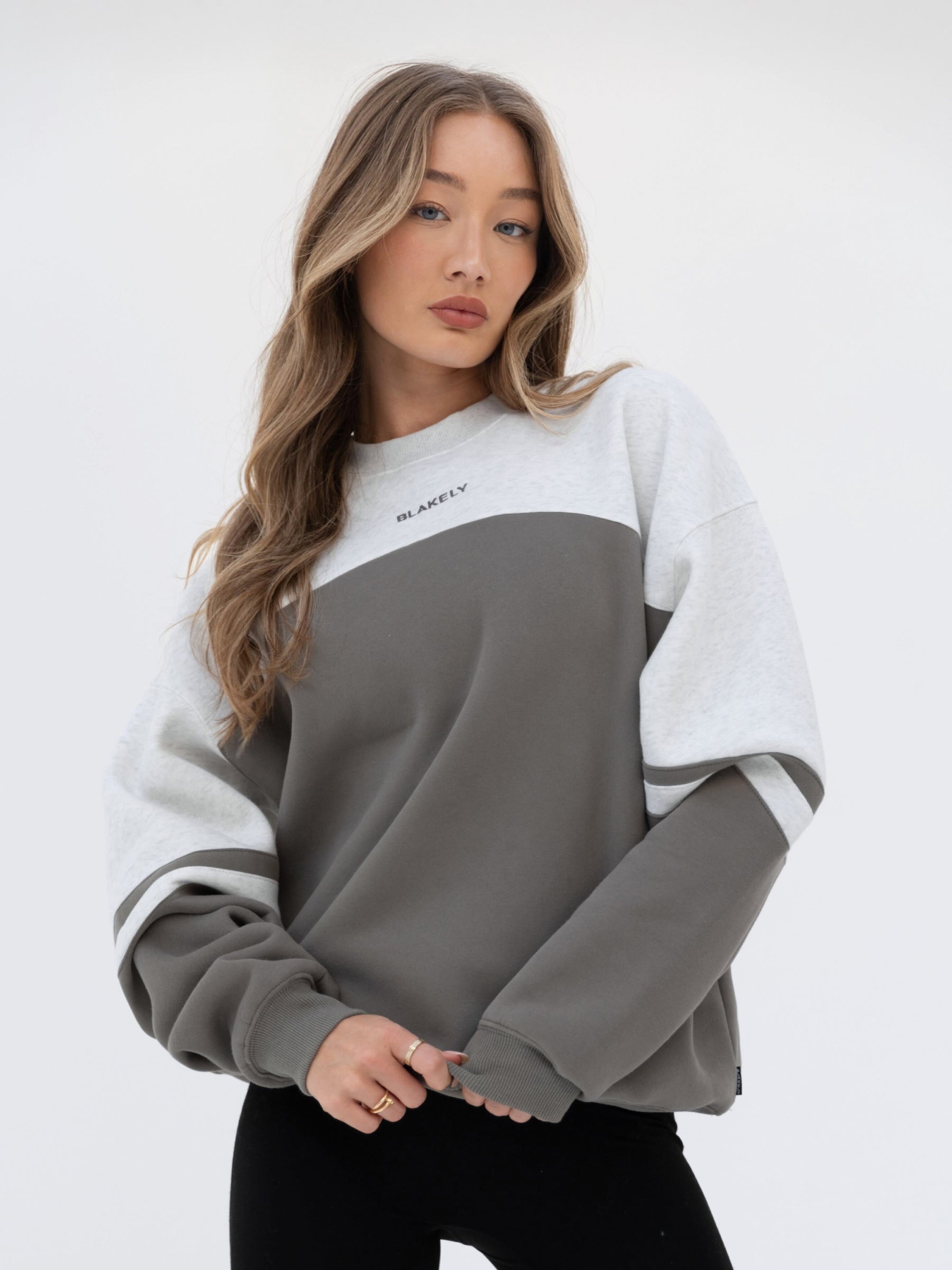 【BLAKELY】OVERSIZED クラブ リラックス ジャンパー Buy Blakely Safari Green Curved Panel Oversized Jumper