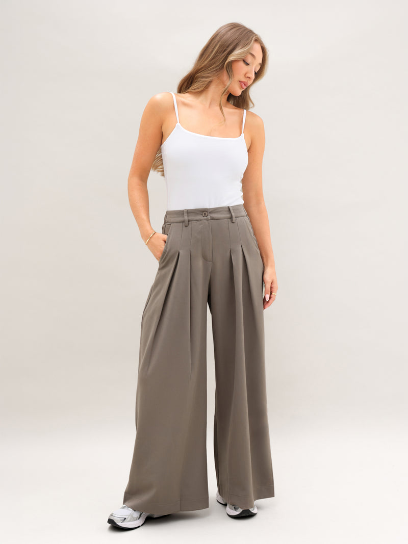 Blakely Basic Tailored Trousers - Light Brown