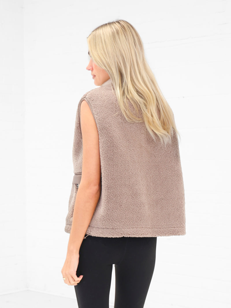 Borg Oversized Gilet - Soft Brown