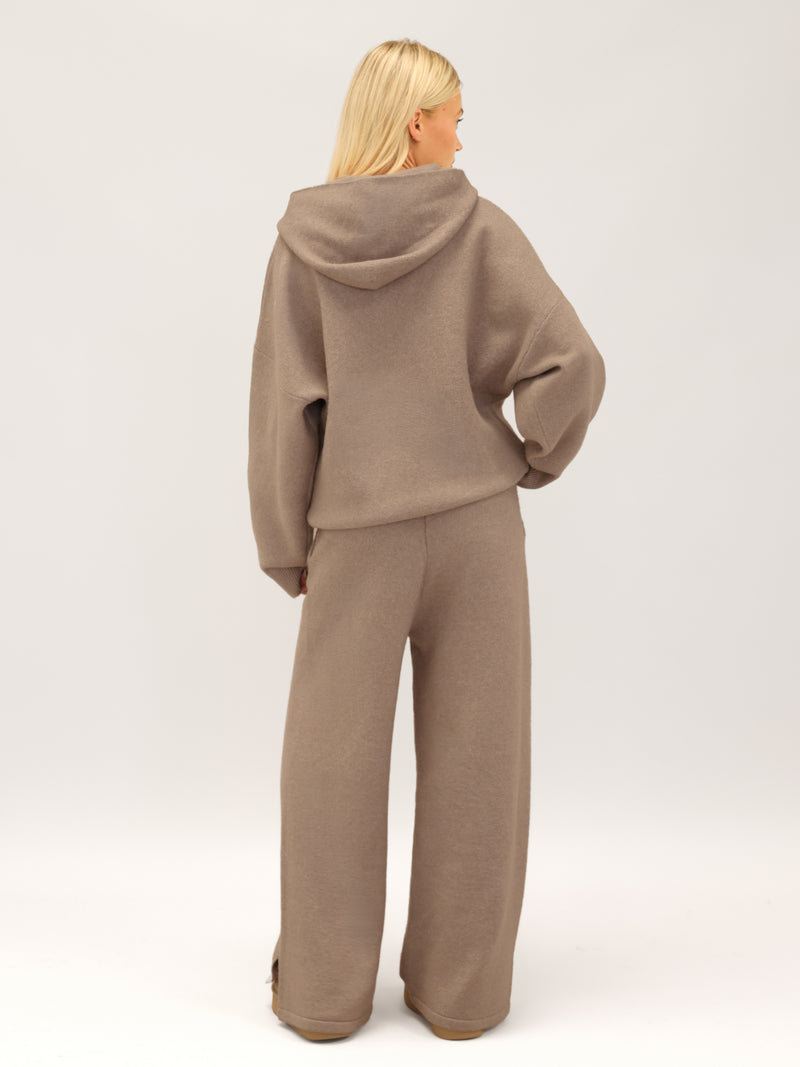 Oversized Knitted Hoodie - Soft Brown
