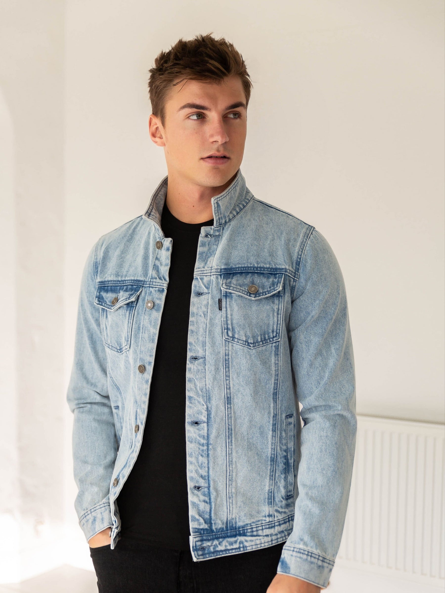 Light wash discount mens denim jacket