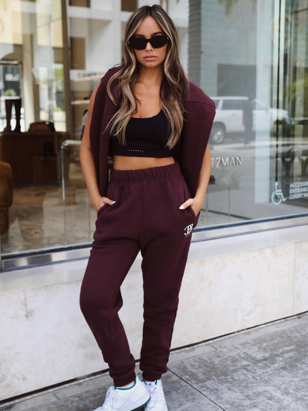 Burgundy hotsell joggers outfit