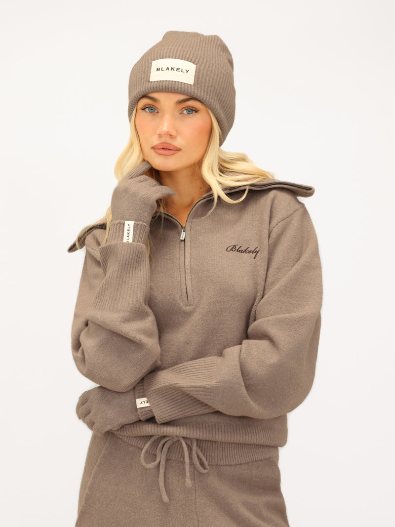 Label Knitted Beanie - Soft Brown