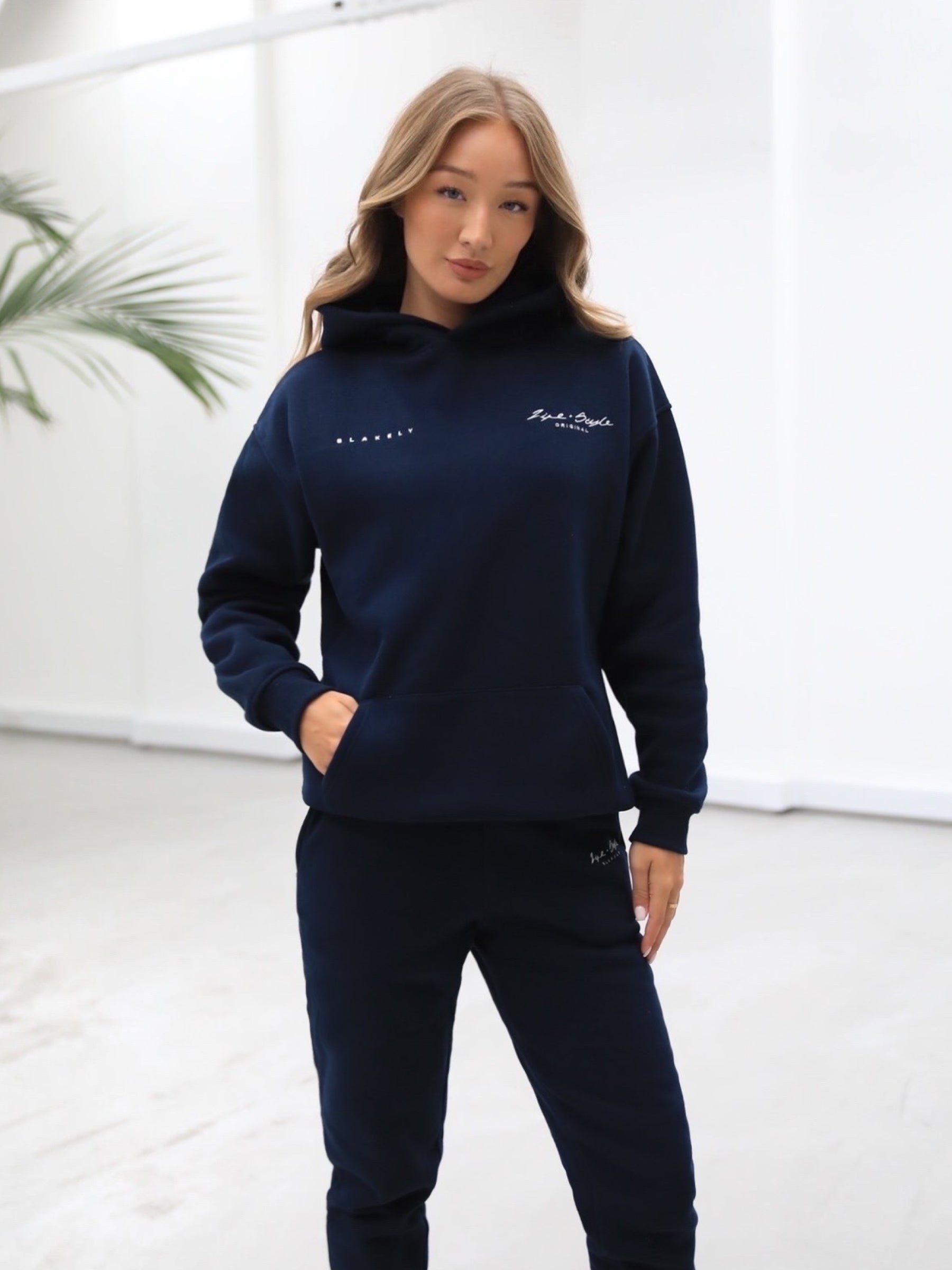 Navy blue hoodie hot sale outfit womens