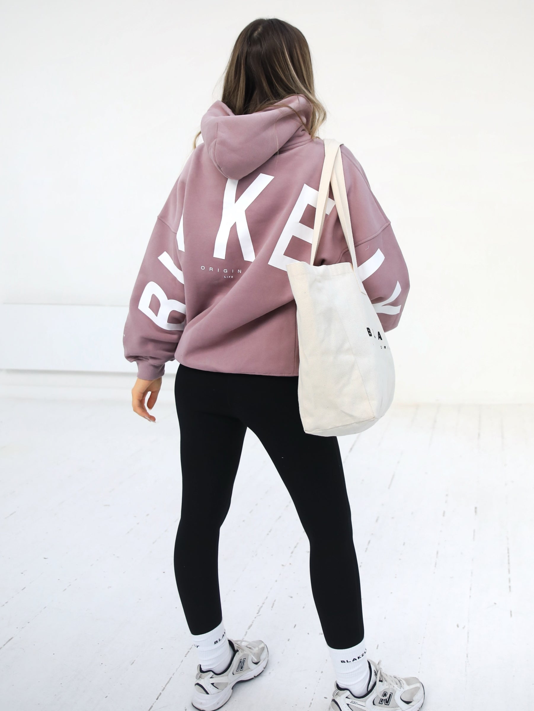 oversized hoodie outfit leggings