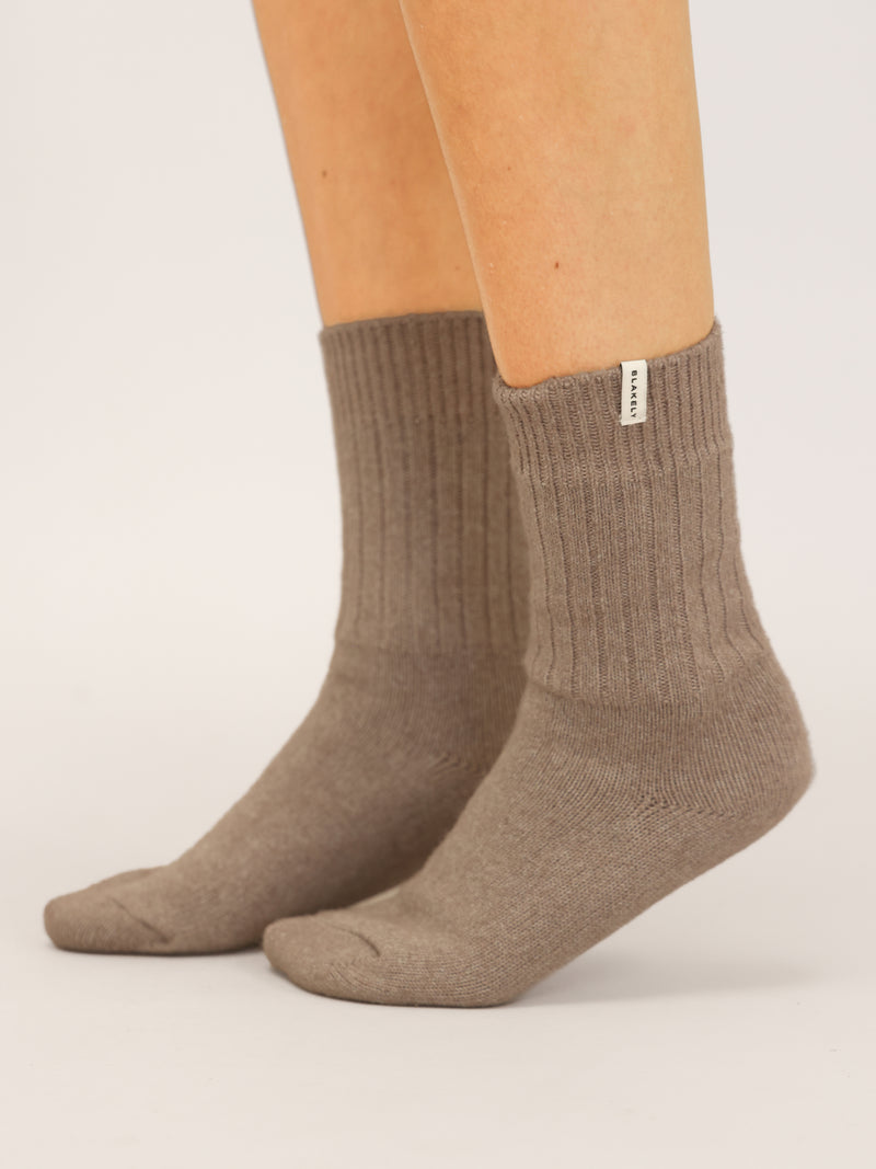 Label Knitted Socks - Soft Brown
