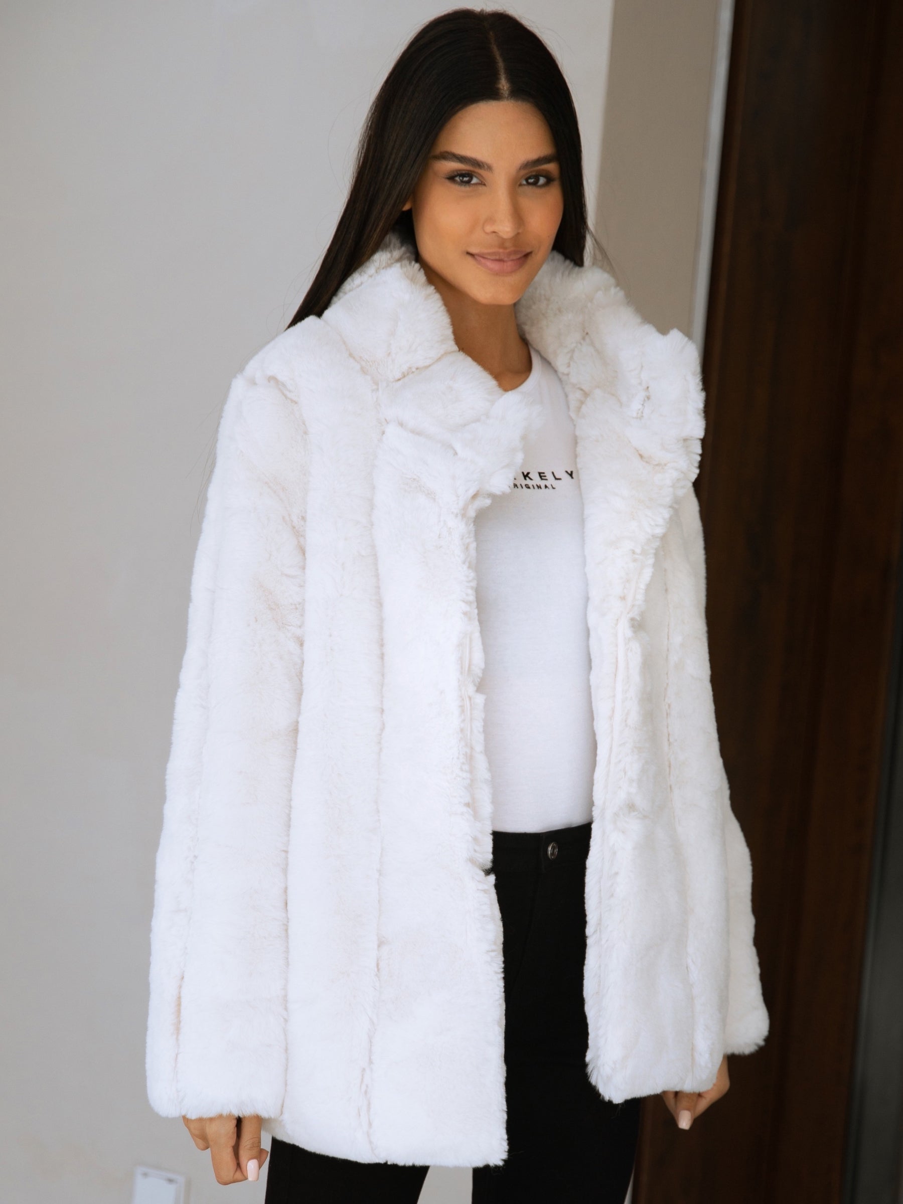 Blakely Clothing Marlowe Womens White Faux Fur Coat